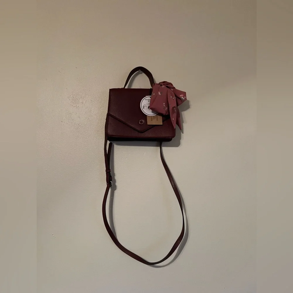 Steve Madden Bjill Top Handle Maroon Purse - Picture 5 of 11